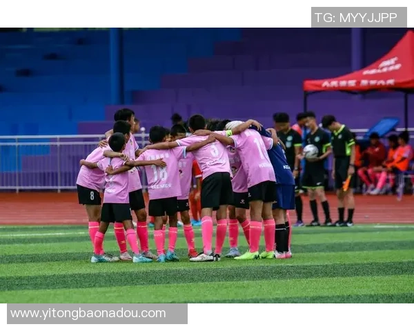 云南高原足球的崛起与发展探索助力地方文化与体育的融合与传承